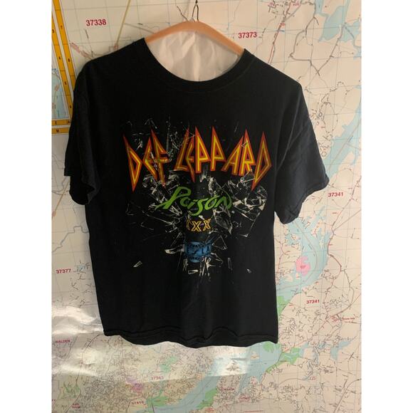 Def Leppard Poison XXX Tesla 2017 Concert Tour Black Tee Shirt Size Large - Picture 2 of 9